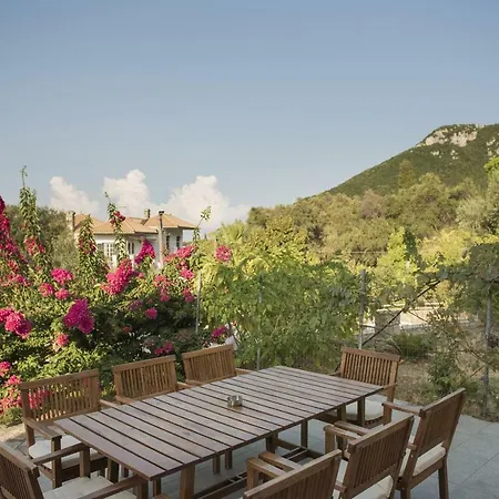 Mariza Corfu فيلة Kamara (Corfu)